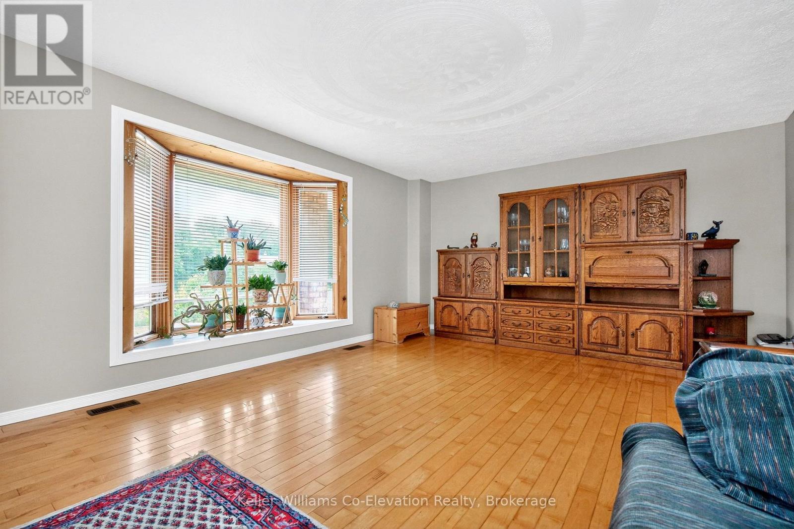 Photo 3 of 62 George Street E, Clearview ON