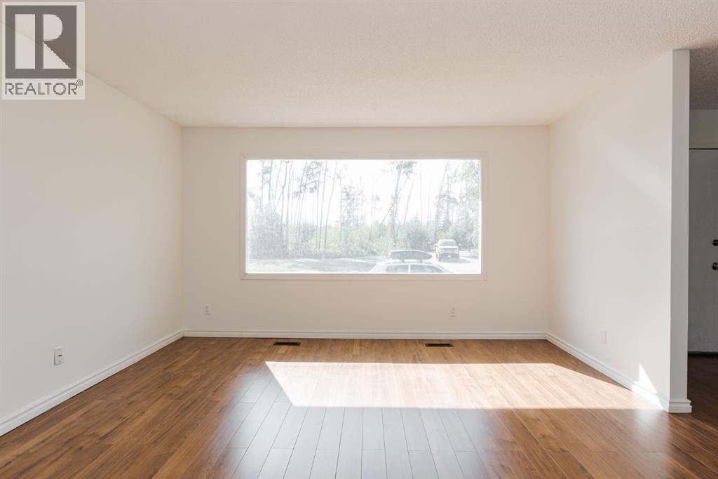 Photo 3 of 453 Signal Road, Fort Mcmurray AB
