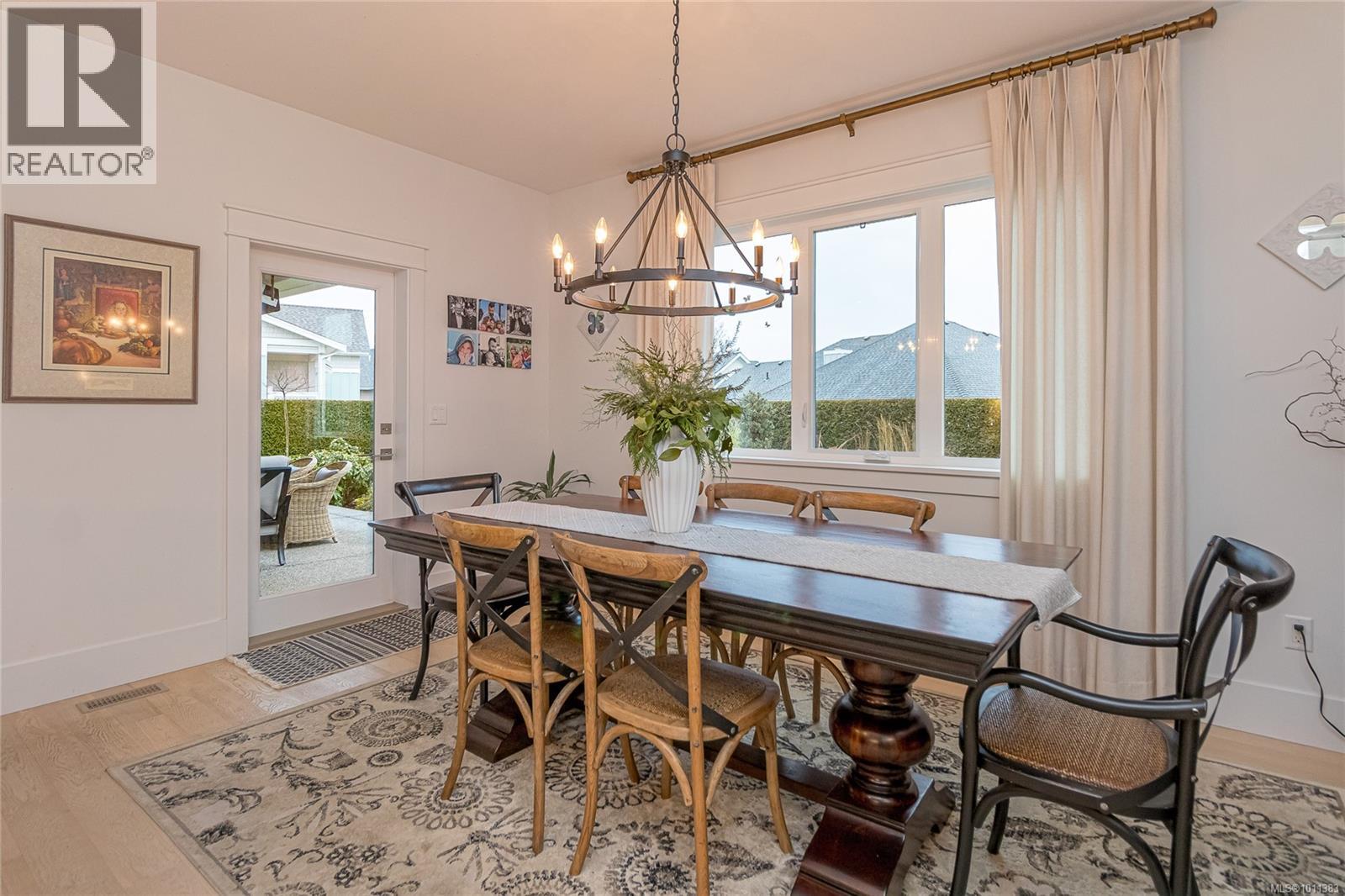 Photo 3 of 815 Bluffs Dr, Qualicum Beach BC