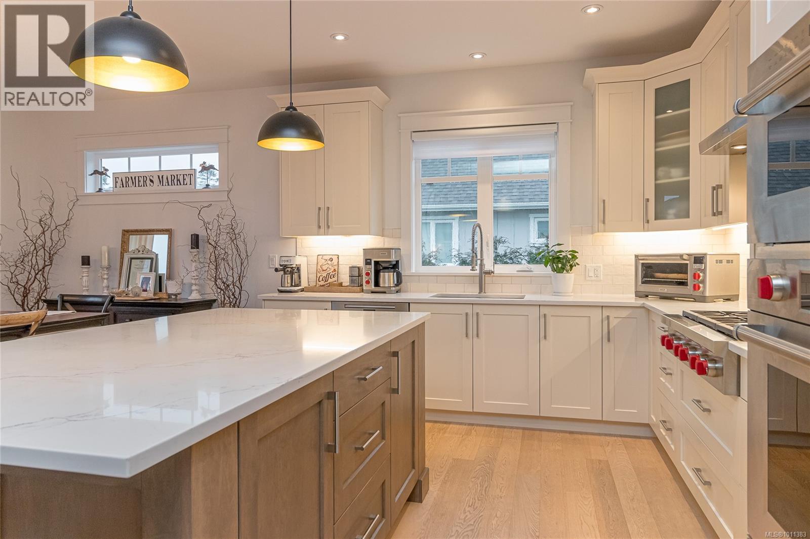 Photo 23 of 815 Bluffs Dr, Qualicum Beach BC