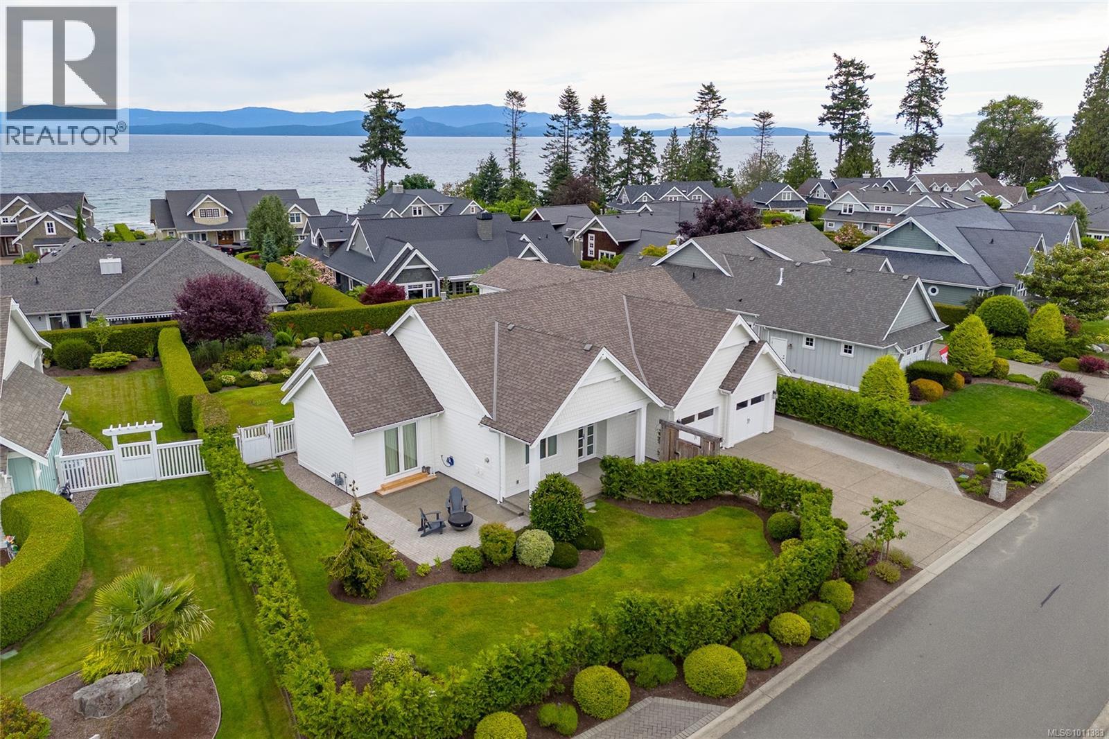 Photo 64 of 815 Bluffs Dr, Qualicum Beach BC