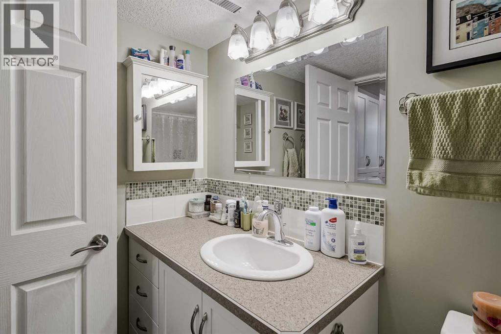 Single Family House Bungalow for Sale in  Whitefield Close NE Whitehorn Calgary 