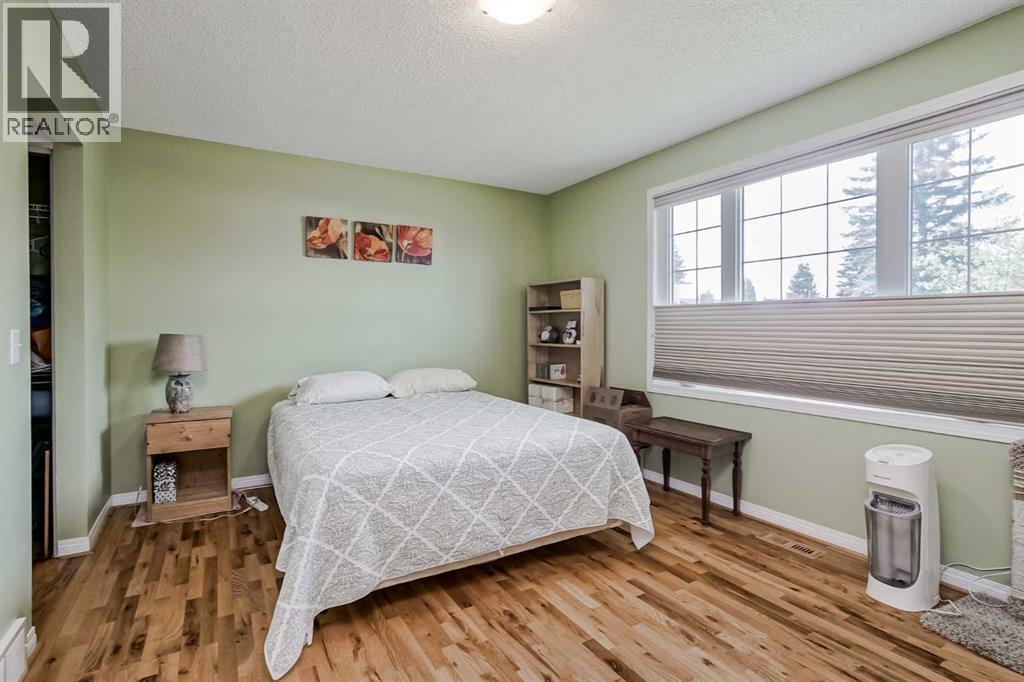 Single Family House Bungalow for Sale in  Whitefield Close NE Whitehorn Calgary 