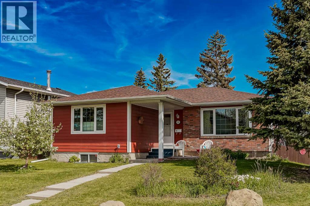 Single Family House Bungalow for Sale in  Whitefield Close NE Whitehorn Calgary 