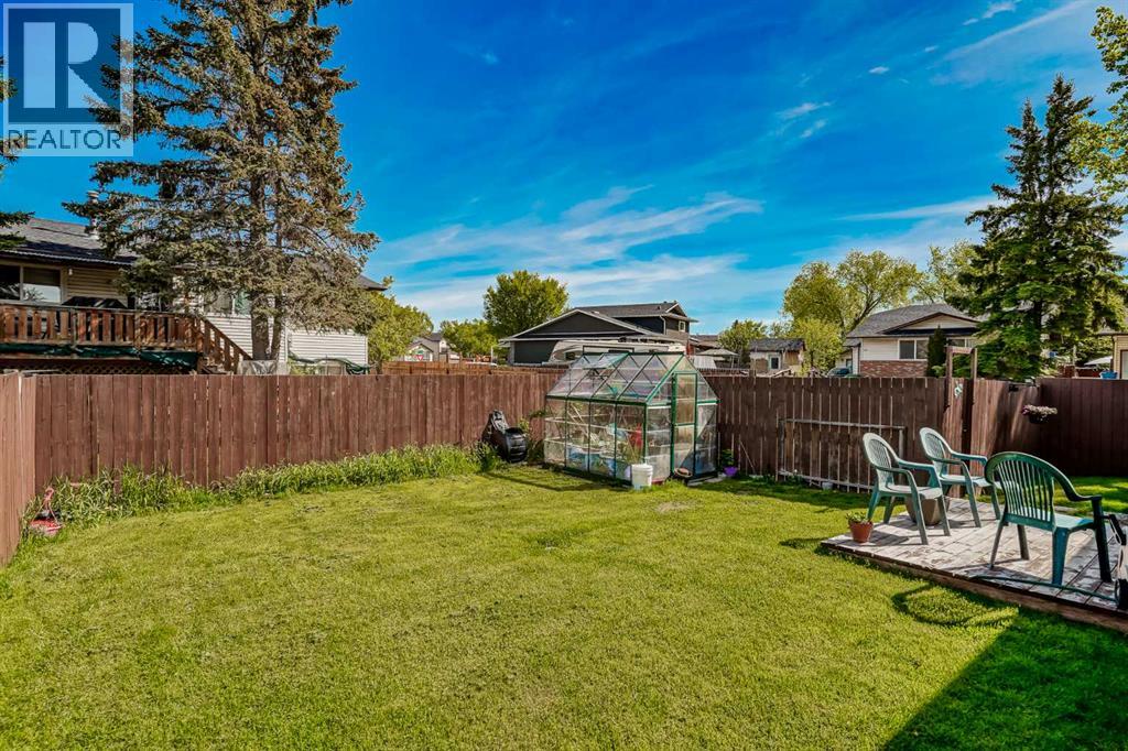 Single Family House Bungalow for Sale in  Whitefield Close NE Whitehorn Calgary 