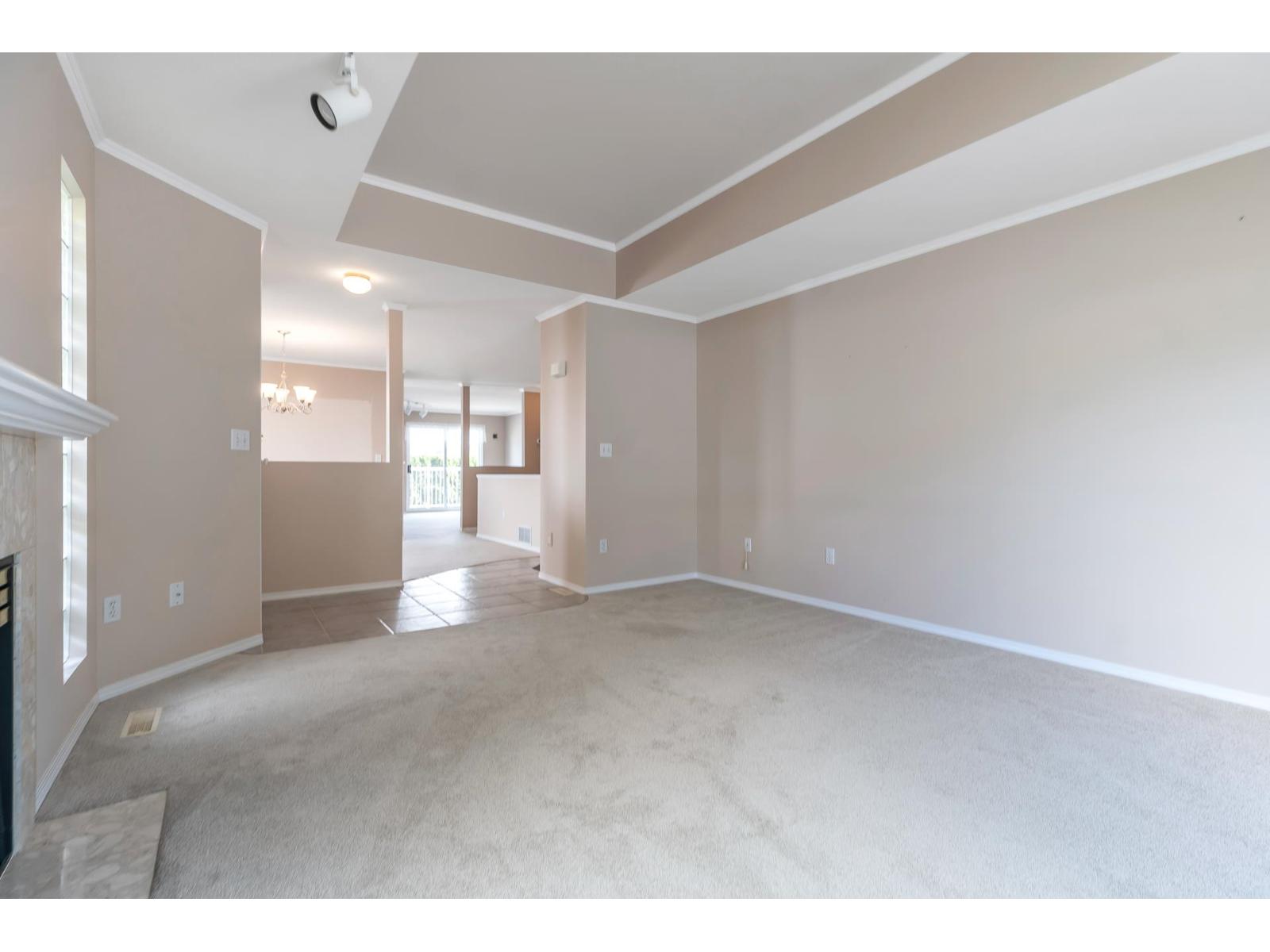 Photo 5 of 17 3902 Latimer Street, Abbotsford BC