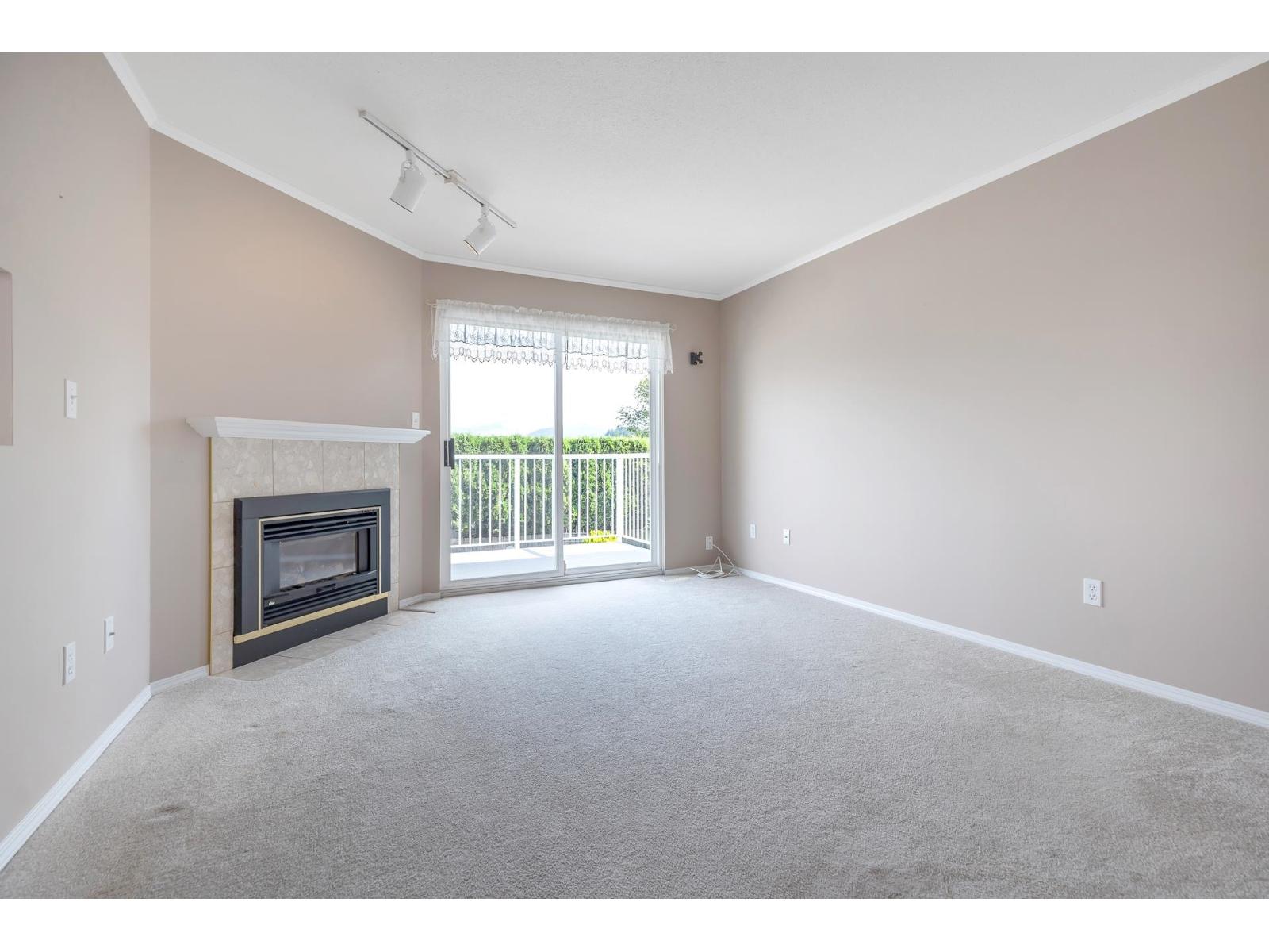 Photo 8 of 17 3902 Latimer Street, Abbotsford BC