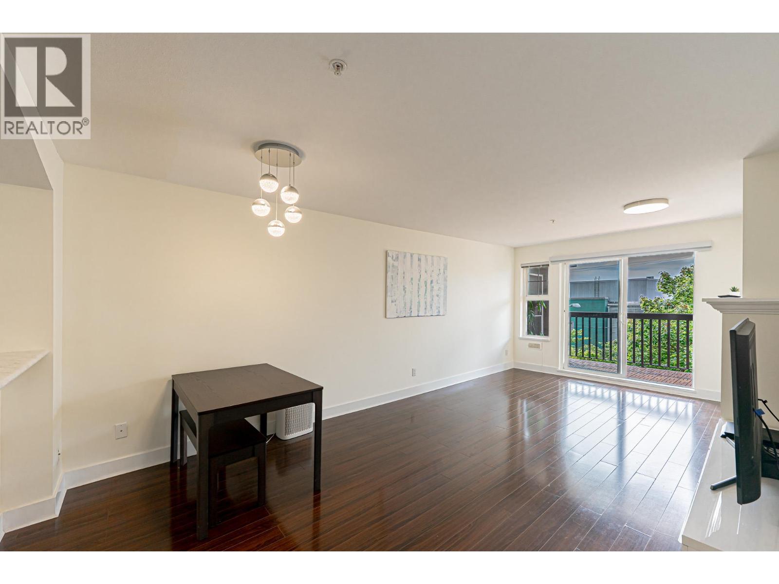 Photo 4 of 312 995 W 59th Avenue, Vancouver BC