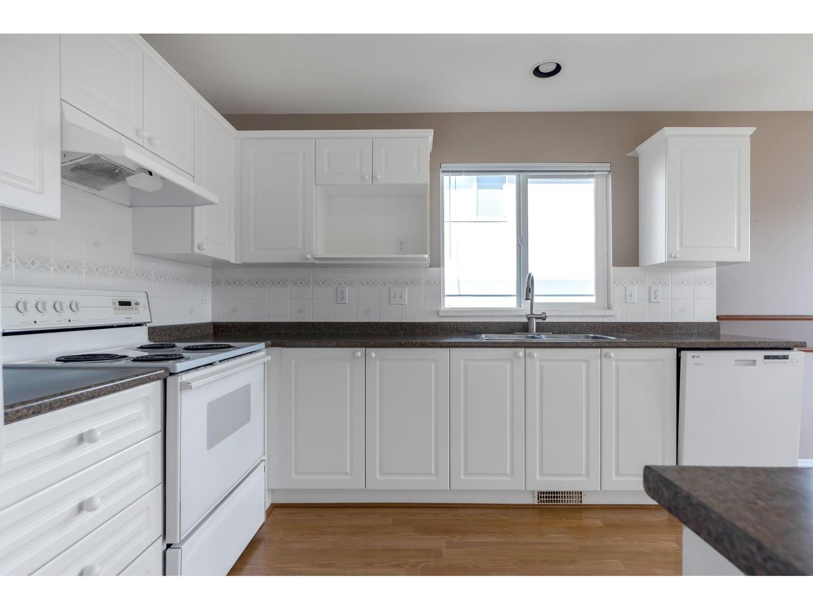 Photo 11 of 17 3902 Latimer Street, Abbotsford BC