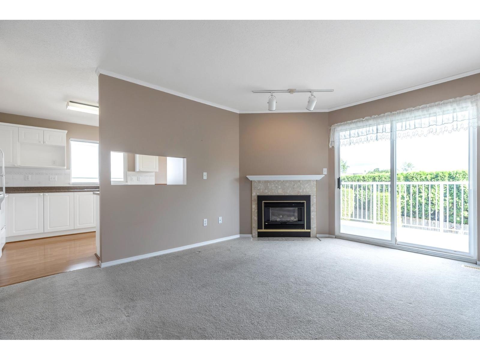 Photo 9 of 17 3902 Latimer Street, Abbotsford BC
