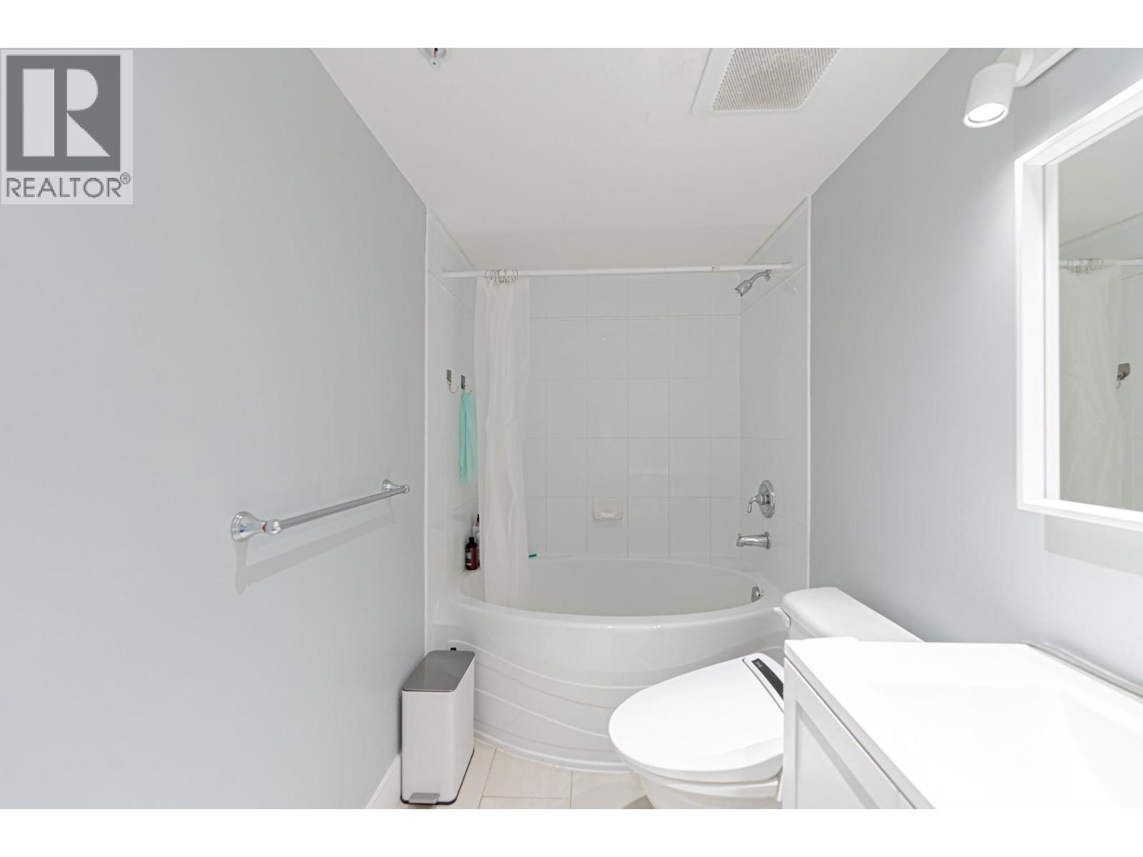 Photo 18 of 312 995 W 59th Avenue, Vancouver BC