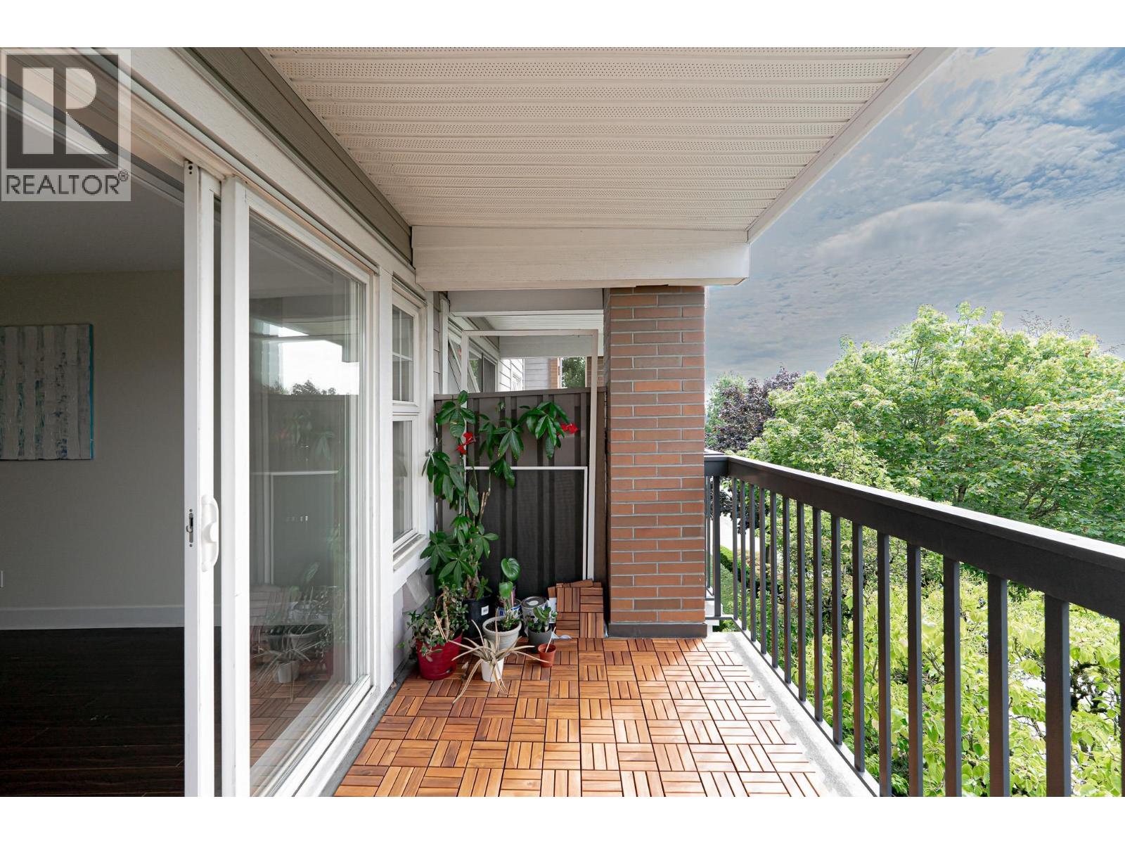 Photo 13 of 312 995 W 59th Avenue, Vancouver BC