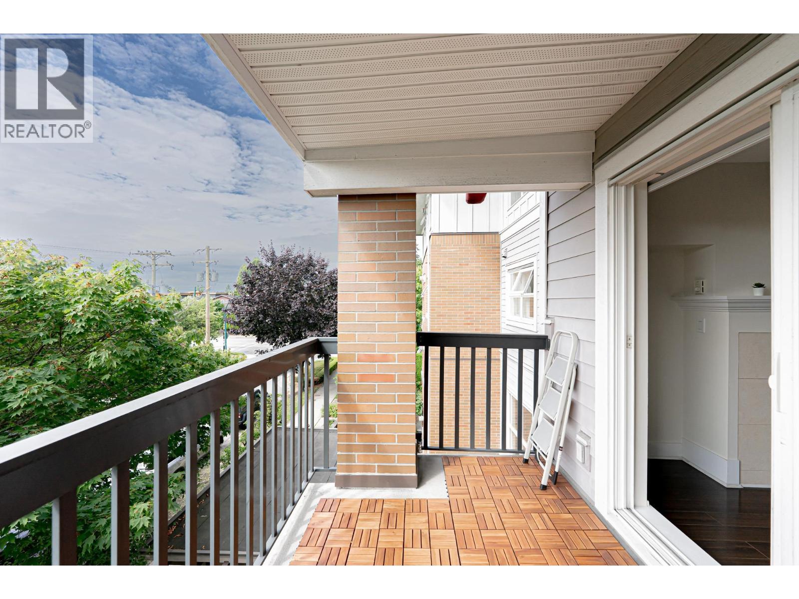 Photo 11 of 312 995 W 59th Avenue, Vancouver BC