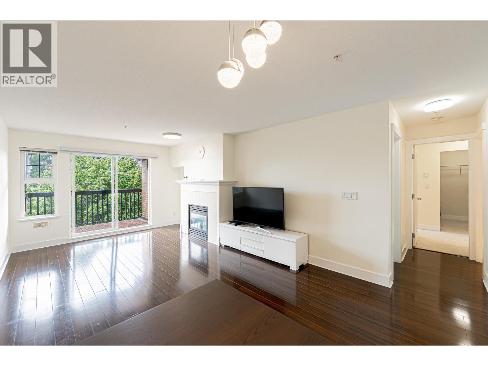 Photo 3 of 312 995 W 59th Avenue, Vancouver BC