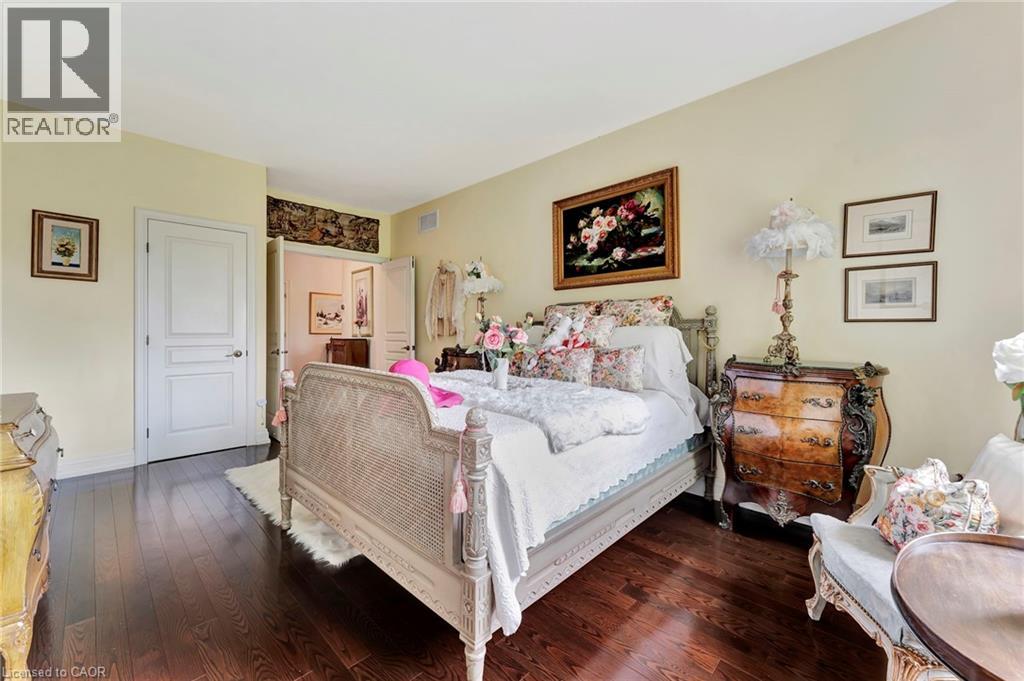 Photo 24 of 32 Cobblestone Drive, Paris ON