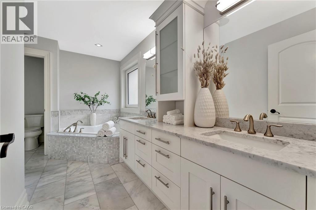 Photo 29 of 537 Deer Ridge Drive, Kitchener ON