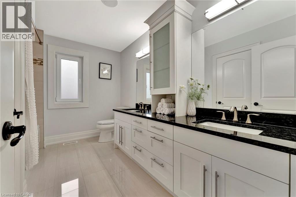 Photo 36 of 537 Deer Ridge Drive, Kitchener ON
