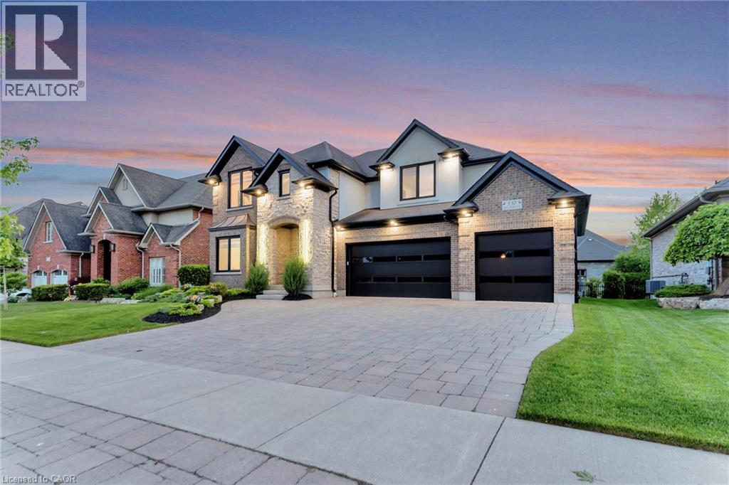 Photo 2 of 537 Deer Ridge Drive, Kitchener ON