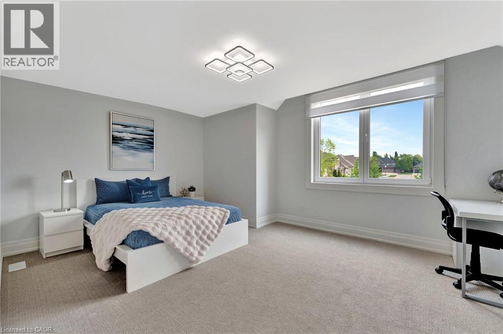 Photo 35 of 537 Deer Ridge Drive, Kitchener ON