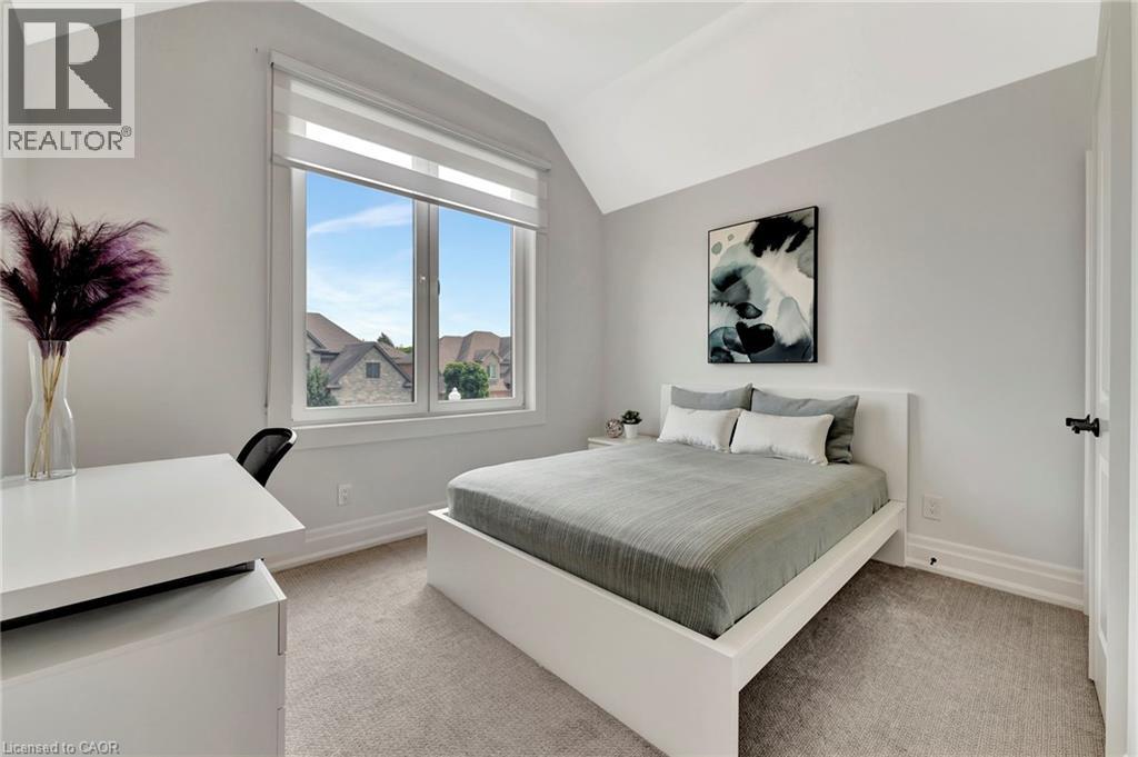 Photo 32 of 537 Deer Ridge Drive, Kitchener ON