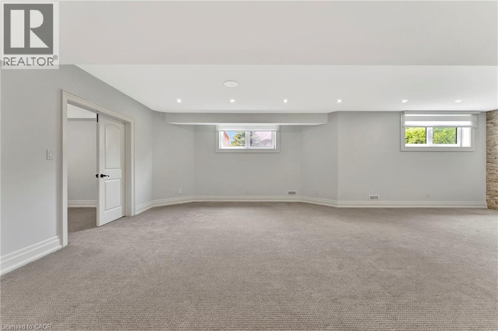 Photo 39 of 537 Deer Ridge Drive, Kitchener ON