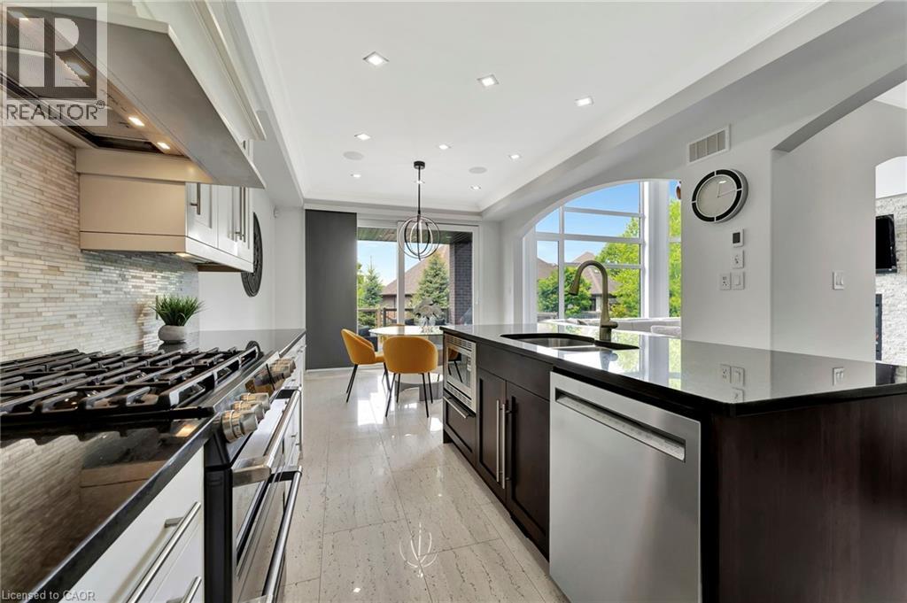 Photo 15 of 537 Deer Ridge Drive, Kitchener ON