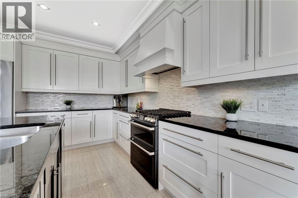 Photo 16 of 537 Deer Ridge Drive, Kitchener ON