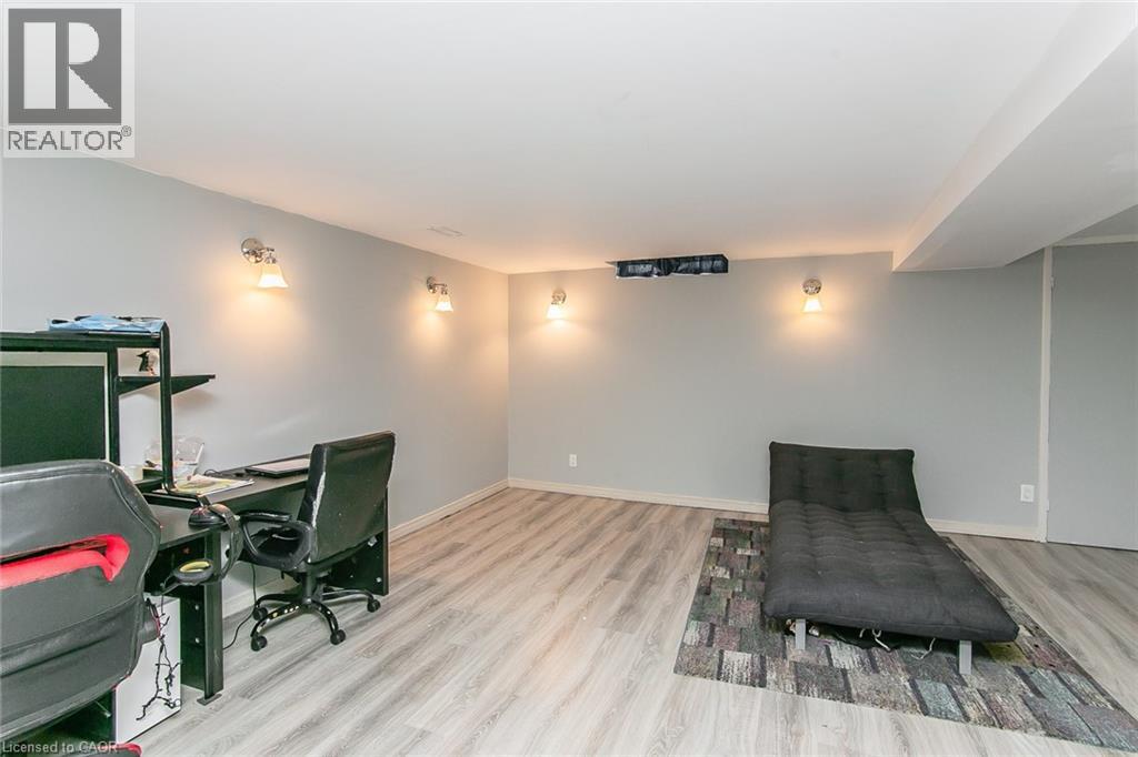 Photo 25 of 130 Kingswood Drive Unit 33, Kitchener ON