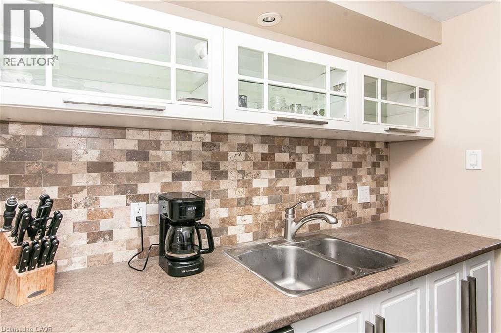 Photo 32 of 130 Kingswood Drive Unit 33, Kitchener ON