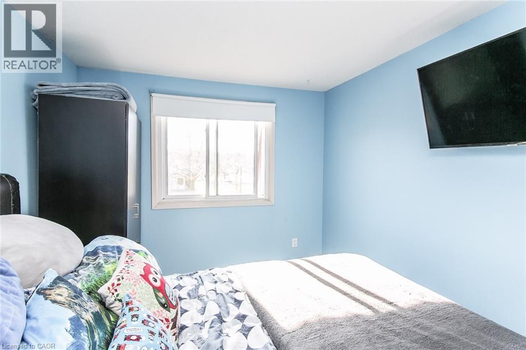 Photo 12 of 130 Kingswood Drive Unit 33, Kitchener ON