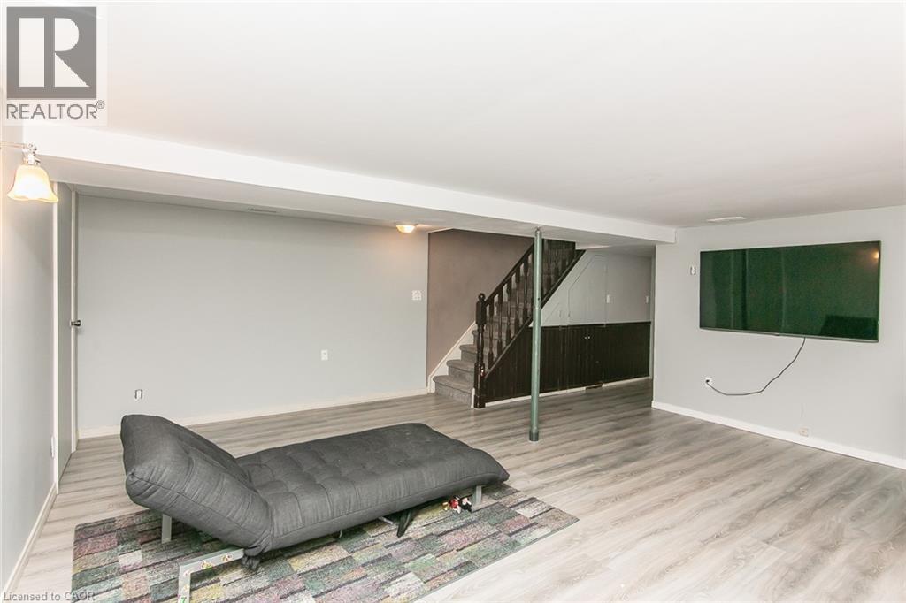 Photo 9 of 130 Kingswood Drive Unit 33, Kitchener ON