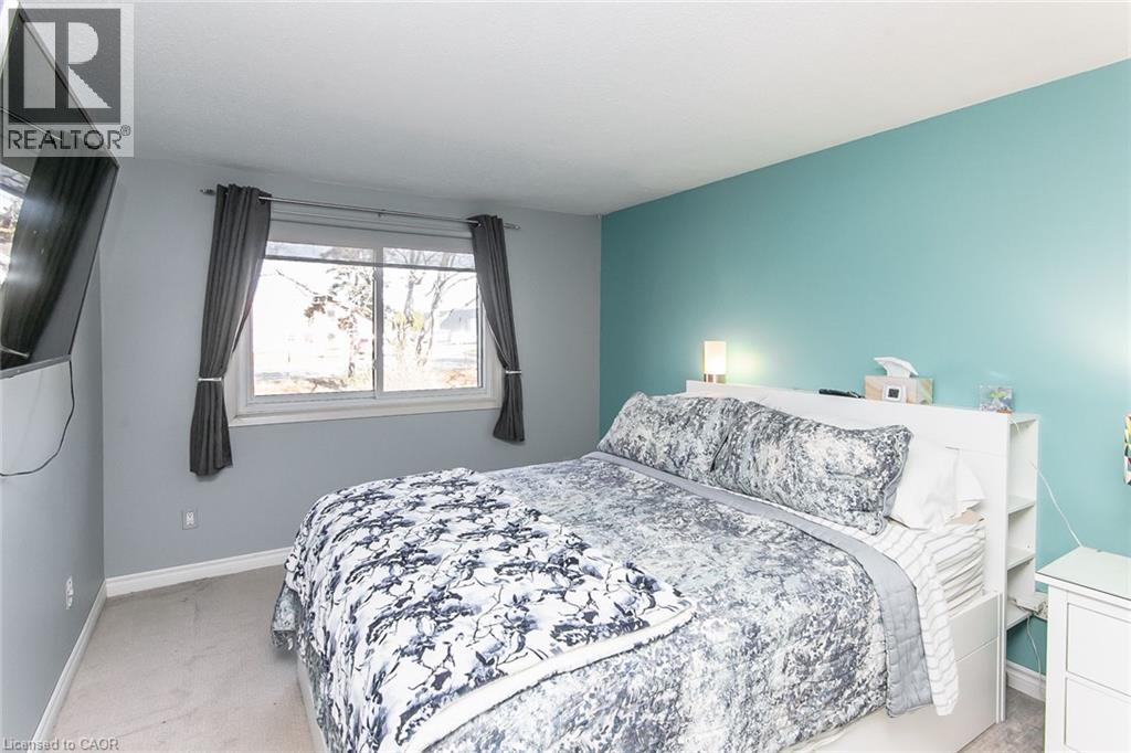 Photo 3 of 130 Kingswood Drive Unit 33, Kitchener ON