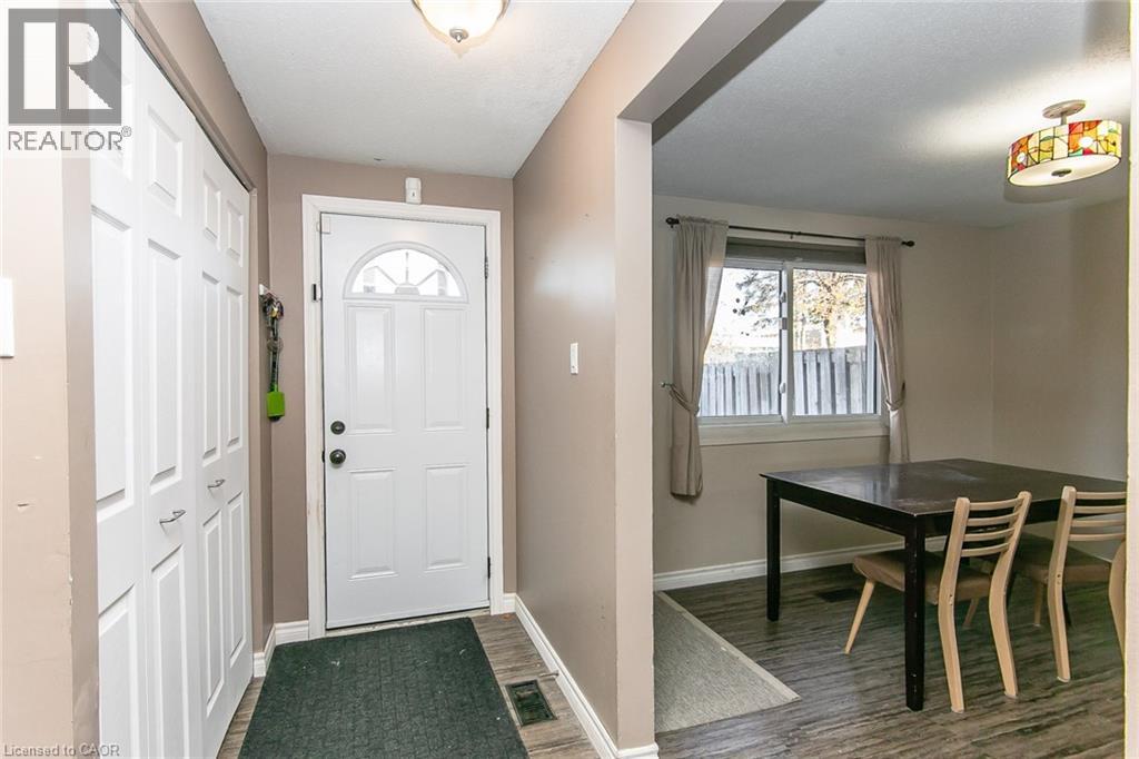 Photo 11 of 130 Kingswood Drive Unit 33, Kitchener ON