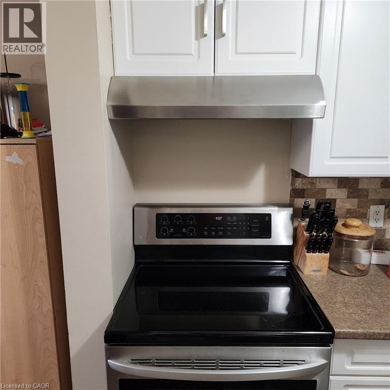 Photo 13 of 130 Kingswood Drive Unit 33, Kitchener ON