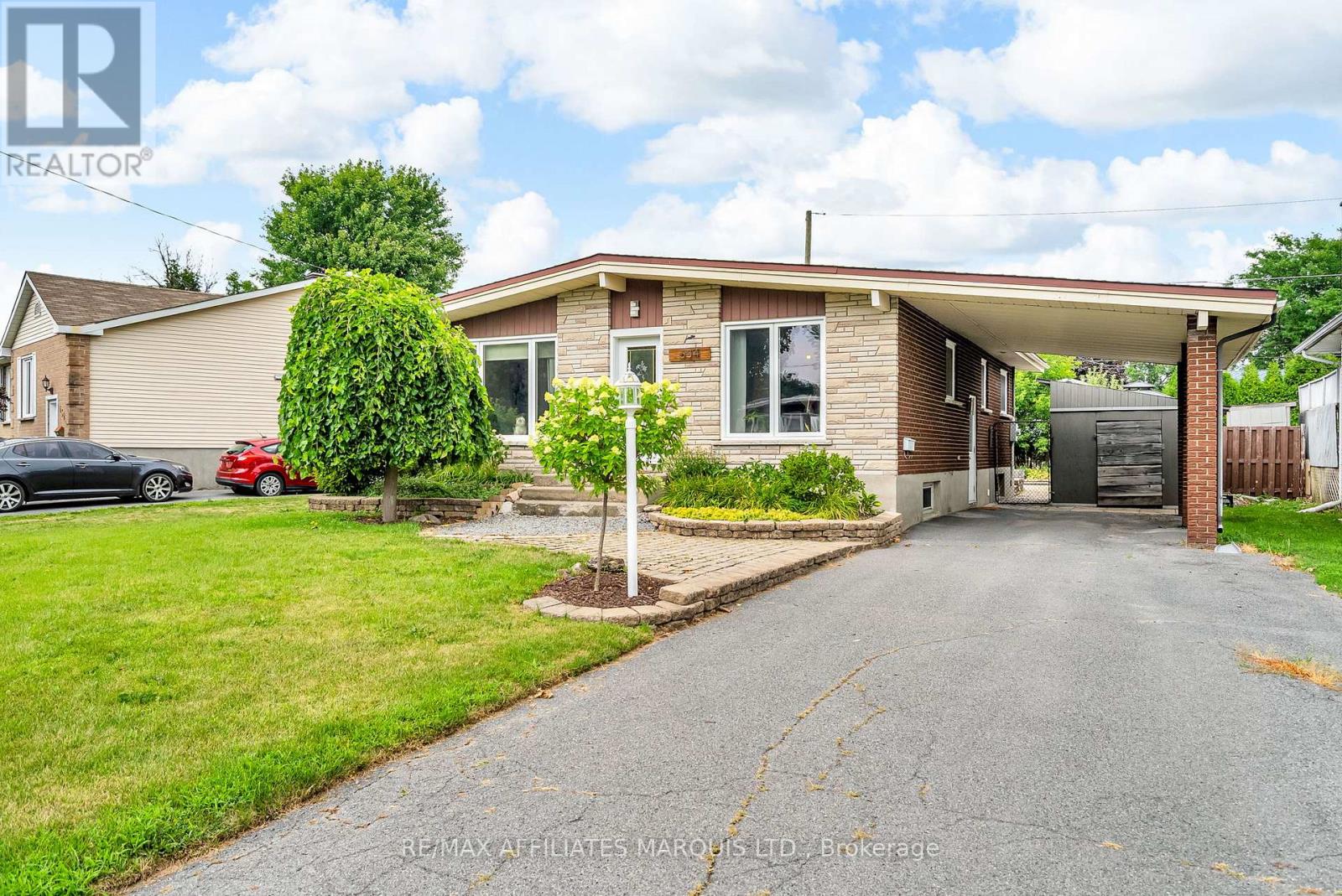 Photo 2 of 634 Fraser Avenue, Cornwall ON