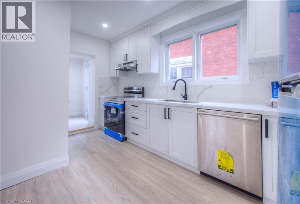 Photo 16 of 128 Homewood Avenue, Kitchener ON