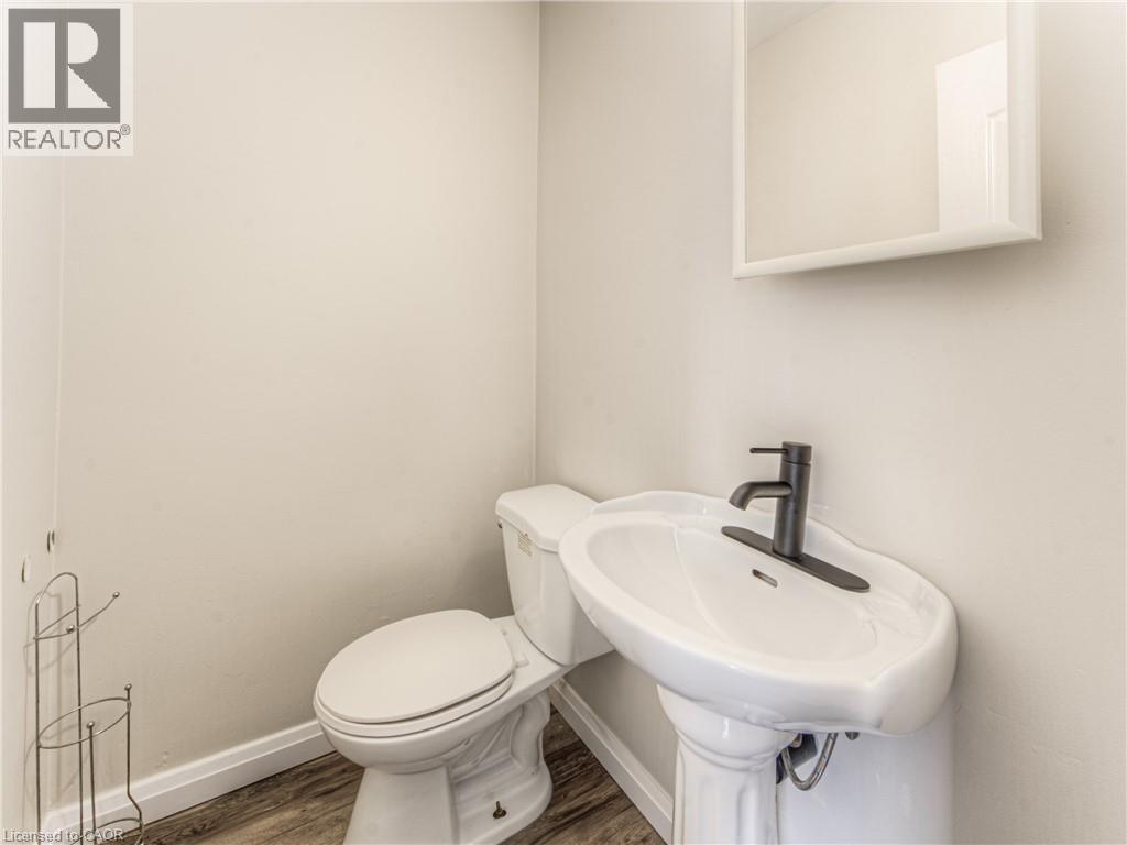 Photo 18 of 42 Cardill Crescent, Waterloo ON