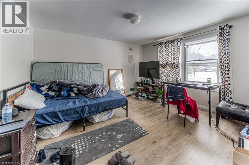 Photo 15 of 42 Cardill Crescent, Waterloo ON