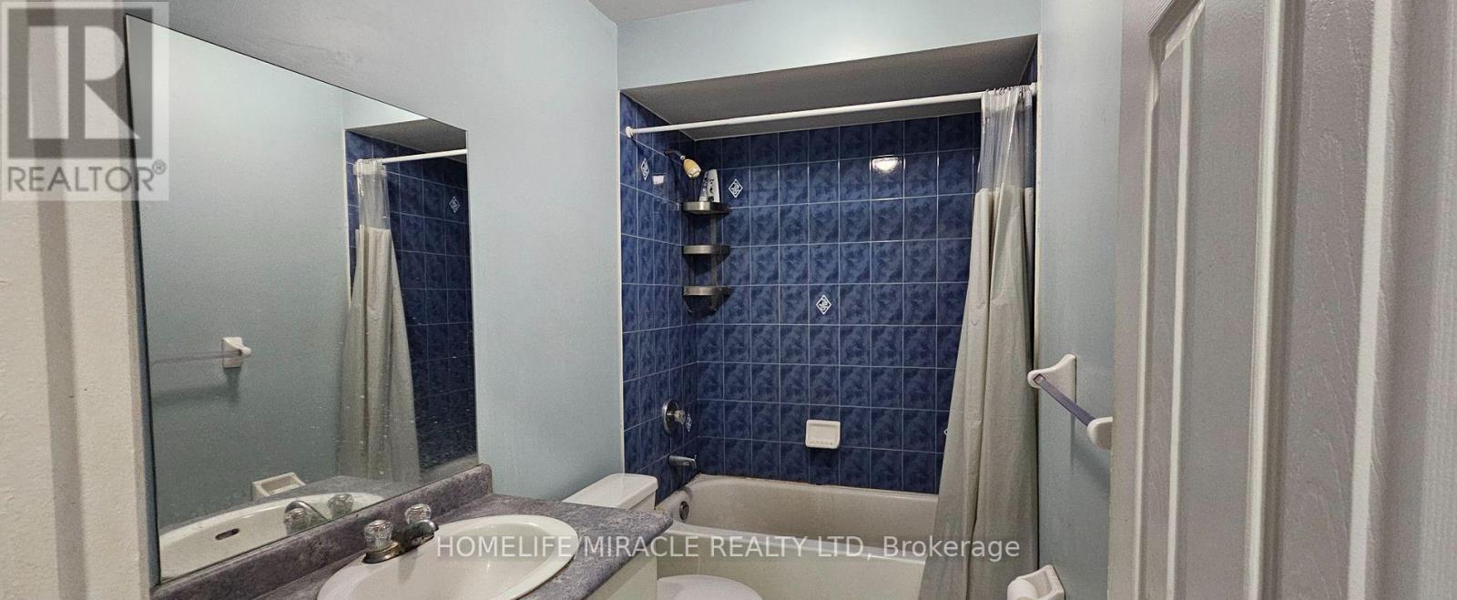 Photo 6 of 59 Luella Crescent, Brampton ON