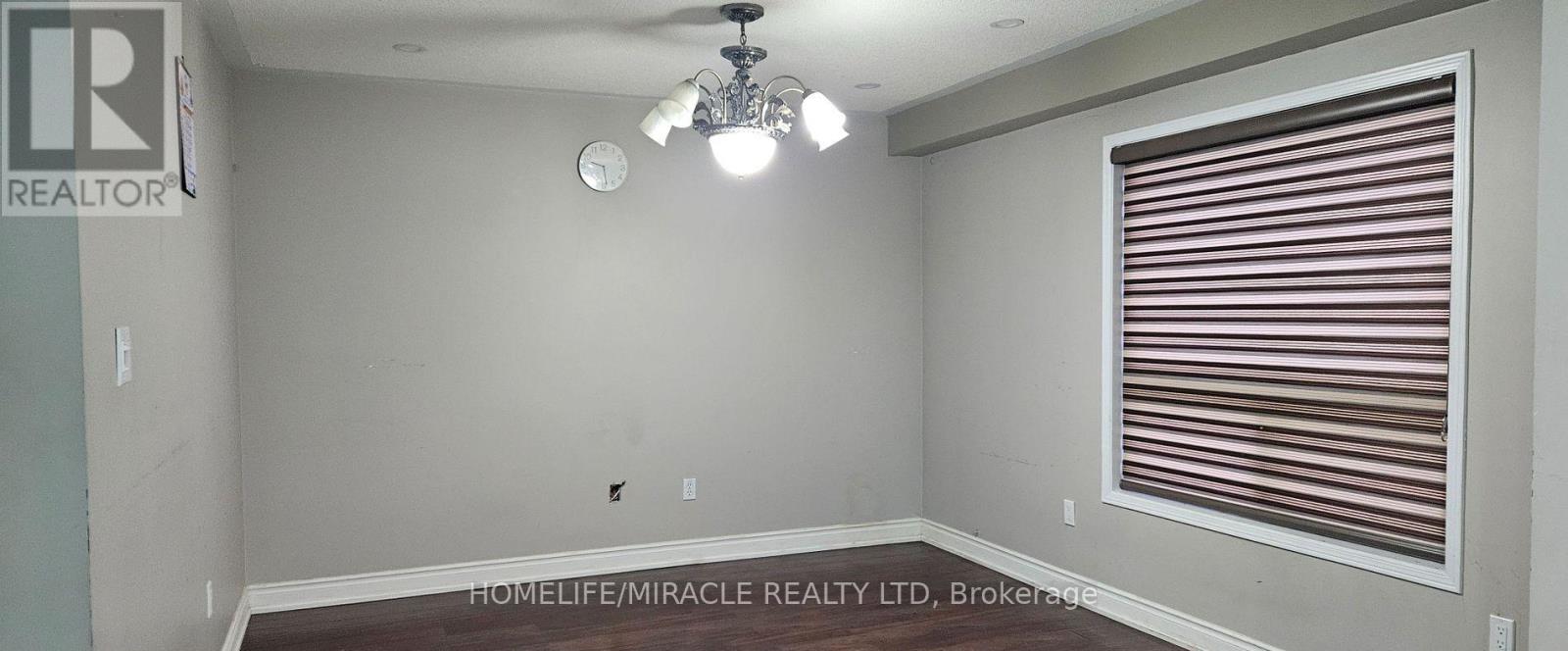 Photo 8 of 59 Luella Crescent, Brampton ON