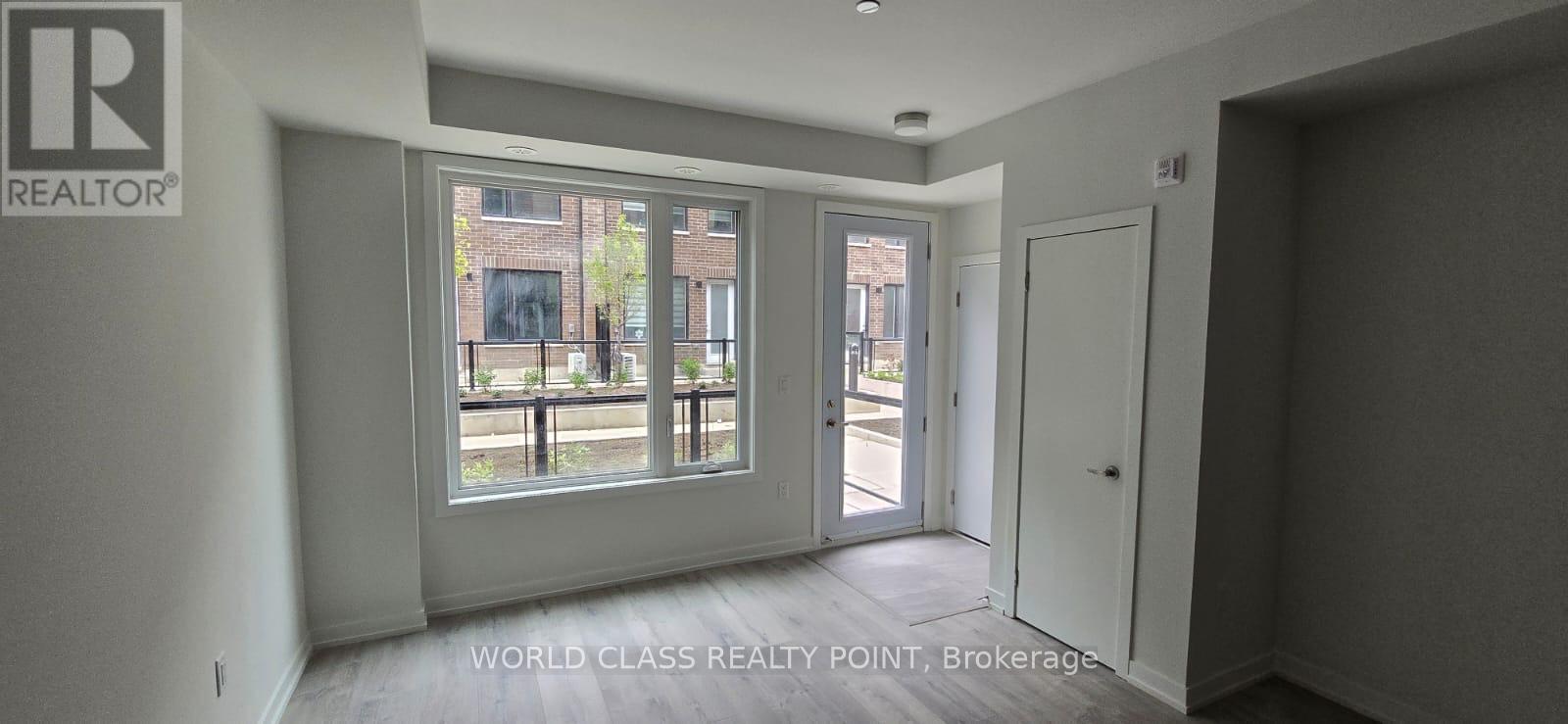 Photo 6 of 15 3546 Colonial Drive, Mississauga ON