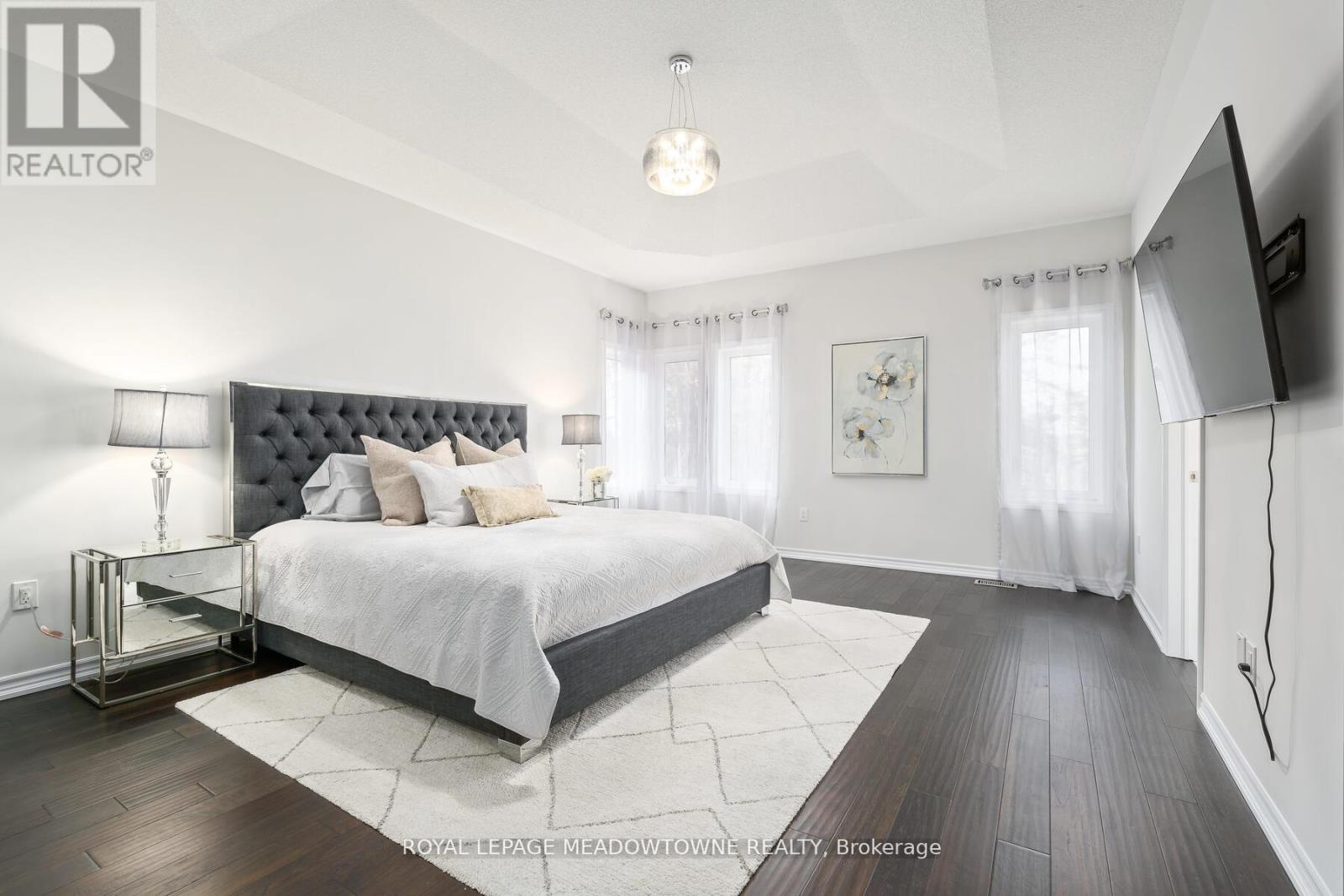 Photo 28 of 121 Upper Canada Court, Halton Hills ON