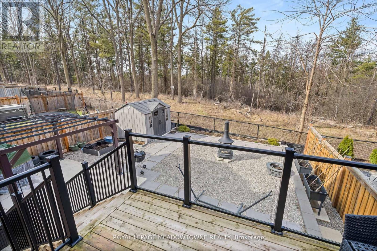 Photo 21 of 121 Upper Canada Court, Halton Hills ON