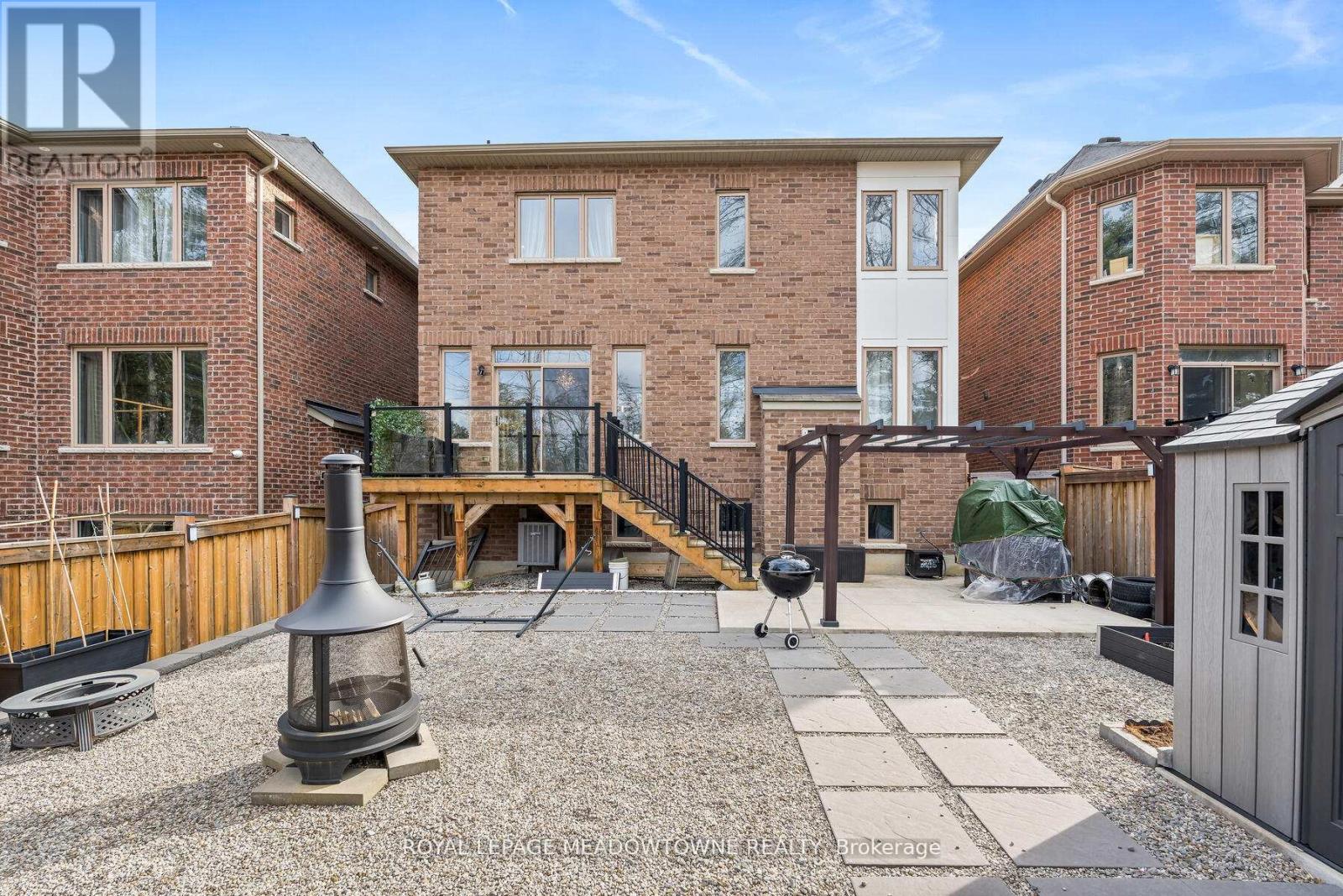 Photo 39 of 121 Upper Canada Court, Halton Hills ON