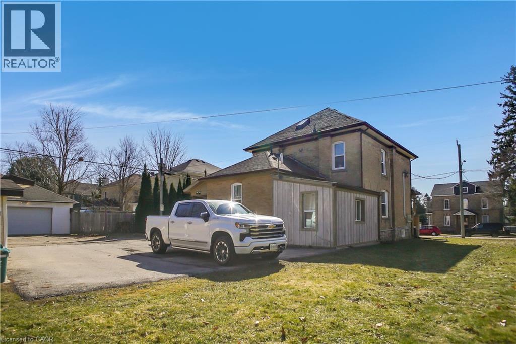 Photo 21 of 17 Shaw Avenue W, Cambridge ON
