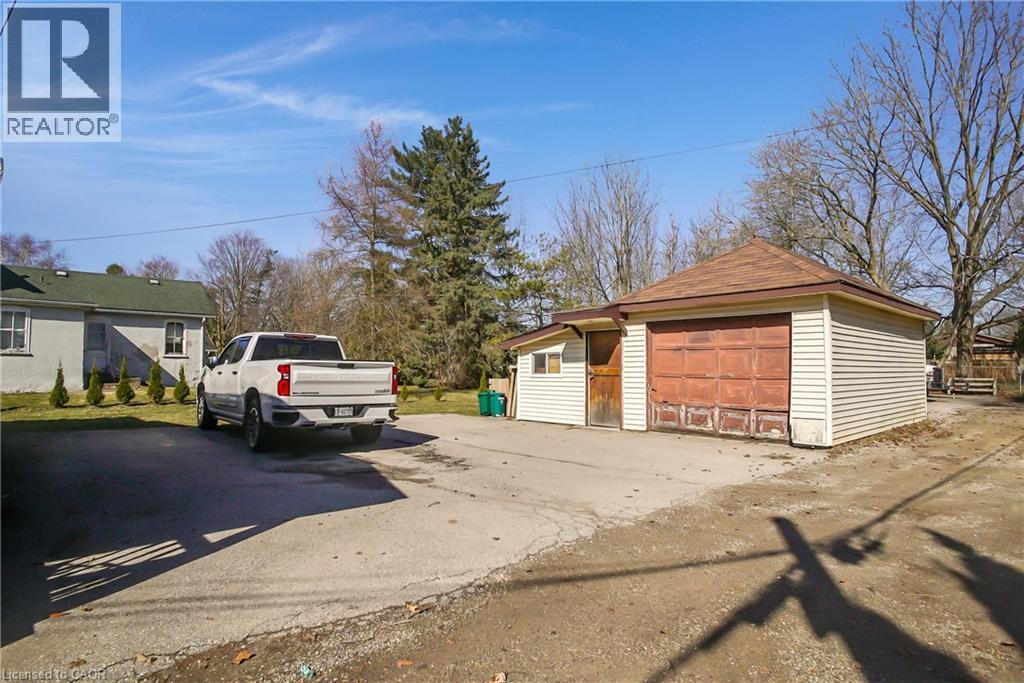 Photo 20 of 17 Shaw Avenue W, Cambridge ON