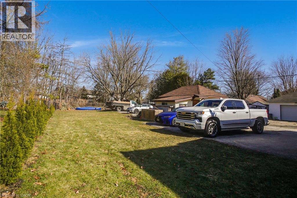 Photo 17 of 17 Shaw Avenue W, Cambridge ON