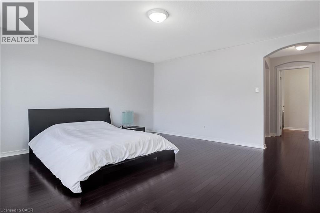 Photo 10 of 320 Robert Ferrie Drive, Kitchener ON