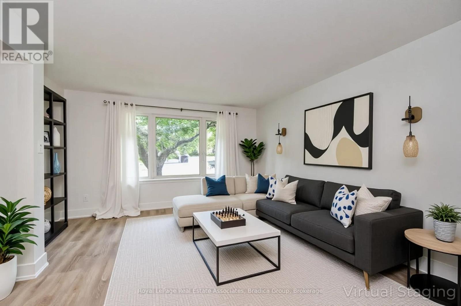 Photo 3 of 354 Southill Drive, Kitchener ON