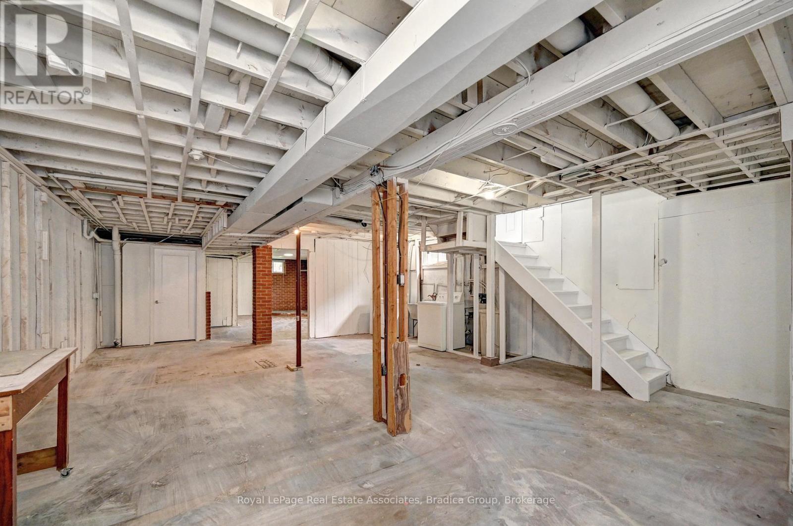 Photo 13 of 354 Southill Drive, Kitchener ON